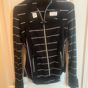 Lululemon define jacket size 8